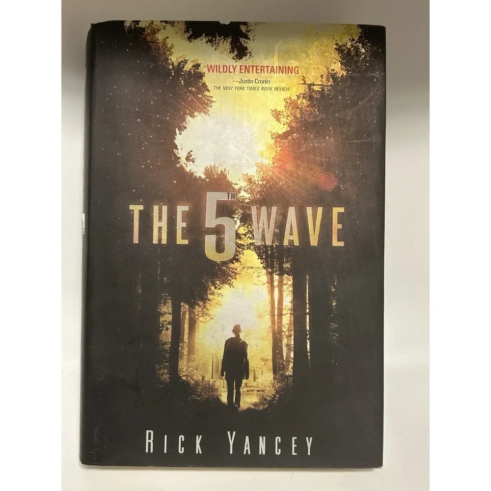 The 5th Wave Sci-Fi & Fantasy Book By Rick Yancey